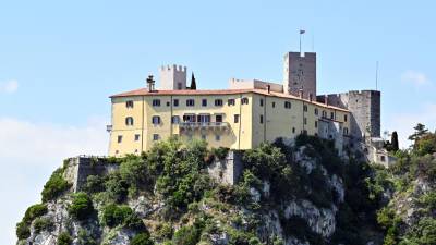 Pogled z morja na Devinski grad