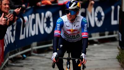 Primož Roglič na dirki od Tirenskega do Jadranskega morja trenutno zaseda tretje mesto (ANSA)