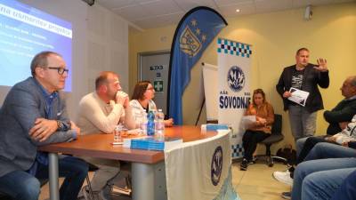 Na četrtkovi novinarski konferenci v sejni dvorani ZKB Trst Gorica v Sovodnjah (DANIELE TIBALDI)