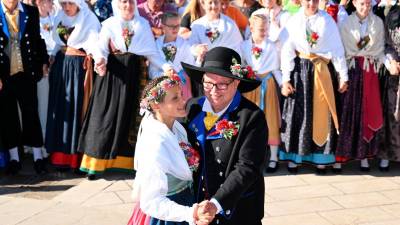 Tina Forčič in Thomas Velikonja sta se vzela na letošnji Kraški ohceti (FOTODAMJ@N)