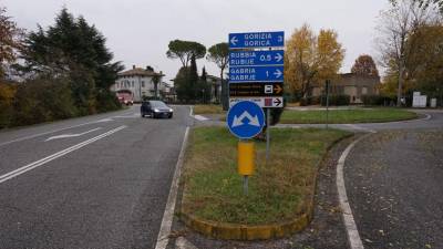 Križišče pri sovodenjskem poštnem uradu (MAREGA/TIBALDI)