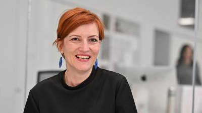 Slovenska ministrica za kulturo Asta Vrečko