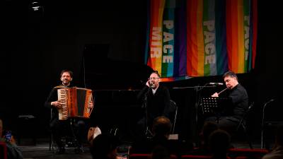 Glasbeni spektakel so oblikovali sicilski kantavtor Mario Incudine, harmonikar Antonio Vasta in flavtist Ettore Michelazzi (FOTODAMJ@N)