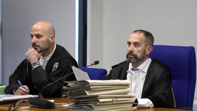 Sodnik Ambrogio Marrone (prvi z leve) (ANSA)