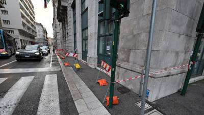 Univerza v Trstu je bila primorana zapreti glavni vhod v Fabianijevo palačo (Fotodamj@n)