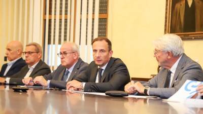 Predsednik FJK Massimiliano Fedriga med svojim nagovorom na predstavitvi festivala (TIBALDI)