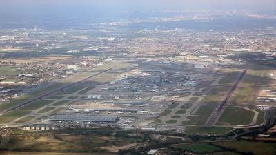 Na londonskem letališču Heathrow so danes ob 13. uri izmerili za maj rekordnih 33,5 stopinje Celzija (WIKIPEDIA)