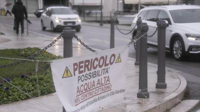 Danes in včeraj je bila verjetnost izredne plime kar visoka