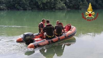 Gasilci med prečesavanjem Soče (GASILCI FJK)