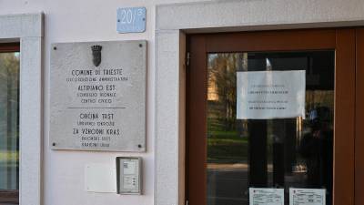 Na Opčinah svetujejo, naj se stranke zglasijo pred 9. uro