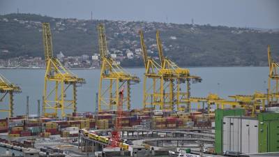 Pogled na tržaško pristanišče (FOTODAMJ@N)