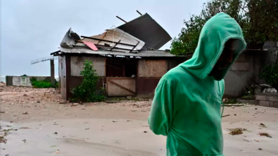 Na Jamajki je orkan Melissa že pred prihodom zahteval tri smrtne žrtve (ANSA)