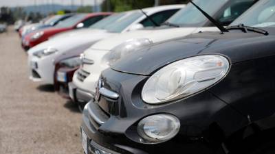 Tako na Goriškem kot na splošno v FJK se za nakup avtov porabi manj, skupaj s pohištvom pa je to še levji delež potrošnje (BUMBACA)