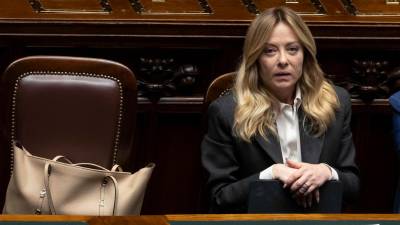 Italijanska premierka Giorgia Meloni je včeraj prvič po referendumskem porazu stopila pred parlament in poročala o vladnih ukrepih (ANSA)