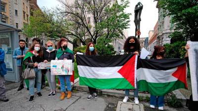 Demonstranti na Trgu Oberdan so opozorili na nasilje v Gazi in vzhodnem Jeruzalemu ter izrazili solidarnost s Palestinci (FOTODAMJ@N)