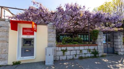 Poslovalnica banke Unicredit v Barkovljah je prenehala delovati, bankomat pa bo še vedno na razpolago strankam (FOTODAMJ@N)