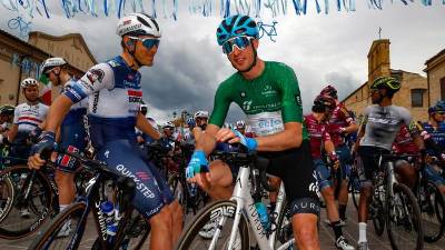 Davide Bais (desno) je zmagovalec današnje gorske etape na Giru (ANSA)