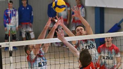 Odbojkarji SloVolleyja so prvenstveni krog v moški C-ligi igrali že v četrtek v Repnu (FOTODAMJ@N)