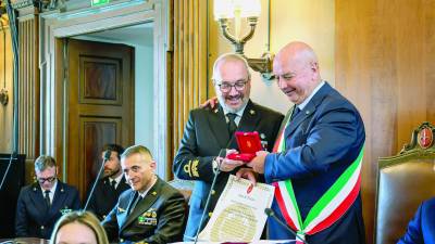 Odlikovanje je prevzel admiral Luciano del Prete (TEDESCHI/FOTODAMJ@N)