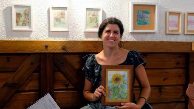 Ustvarjalka Emma Malina Marinelli med svojimi deli (FOTODAMJ@N)