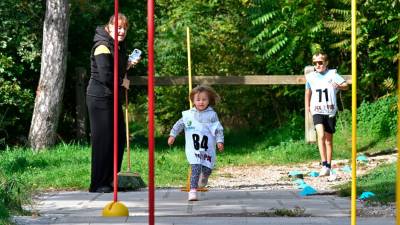 Za obogatitev programa je openski SK Brdina danes zjutraj organiziral Obelix suhi slalom 2025, tekaško prireditev za otroke in družine (FOTODAMJ@N)