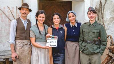 Režiserka z igralci (SFC)