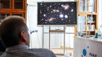 Delček neba med prenosom v živo (LUCA TEDESCHI/FOTODAMJ@N)