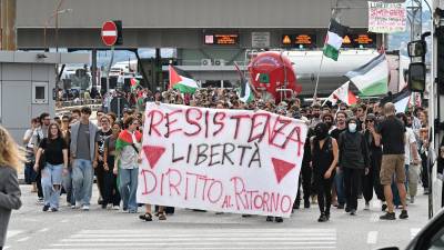 Tudi lani je bil četrti vhod v tržaško luko prizorišče protestov (ARHIV)