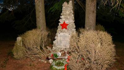 Gre za prvo skrunitev spomenika obešenim talcem pri Proseški Postaji, ki stoji od leta 1945 (FOTODAMJ@N)