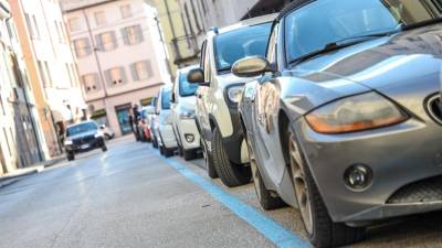 Modra parkirišča v središču Gorice (TIBALDI)