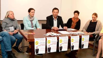 Županski kandidat občinske enotnosti Joško Terpin se je s člani svoje ekipe predstavil volivcem (BUMBACA)