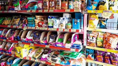 Začimbe vseh vrst V trgovinah je najti od cimeta, kurkume in kumine do mešanic začimb in druge specialitete (LUCA TEDESCHI/FOTODAMJ@N)