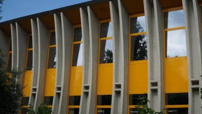 Zamenjava oken predstavlja največjo naložbo v slovenskem višješolskem središču v Puccinijevi ulici doslej