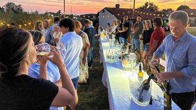 Vinski večer bo jutri zaradi napovedanega slabega vremena zaživel v Društveni gostilni v Gabrovcu in ne v oljčniku