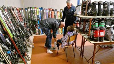 Lanski sejem rabljene smučarske opreme SK Brdina (FOTODAMJ@N)