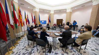 Današnja tiskovna konferenca Srednjeevropske pobude (FOTODAMJ@N)