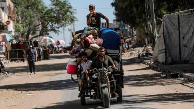 Izraelska vojska naj bi se iz Gaze umaknila na dogovorjeno črto, v enklavo pa bi se začela stekati humanitarna pomoč (ANSA)