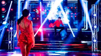 Nika Bagon in Denis Vučak med nastopom (FOTO MIRO MAJCEN)