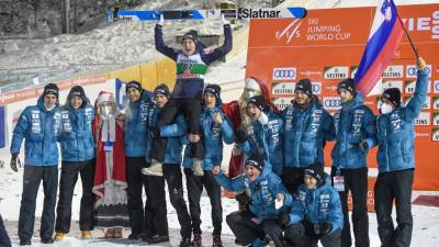 Slovenska ekipa se je veselila Laniškove zmage (ANSA)