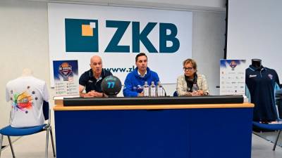 Z današnje tiskovne konference: Jadranov menedžer Boris Vitez (prvi z leve), operativni tajnik ZSŠDI Evgen Ban in predsednica AŠZ Jadran Alma Žnidarčič (FOTODAMJ@N)