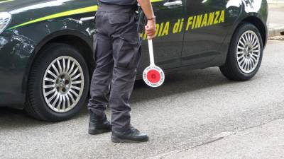 Finančni policist na delu, slika je arhivska (ARHIV)