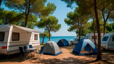 Kamp, fotografija je simbolična, ustvarjena z umetno inteligenco