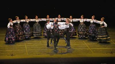 Hrvaška skupina Lado je pripravila »vzorčen« prikaz ljudskih plesov, pesmi in glasbe