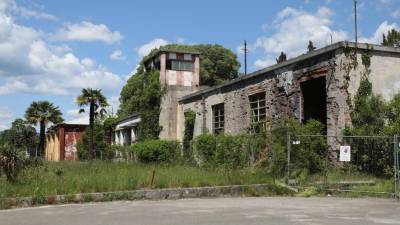 Zgradbe na letališču potrebujejo precejšnjo prenovo (BUMBACA)