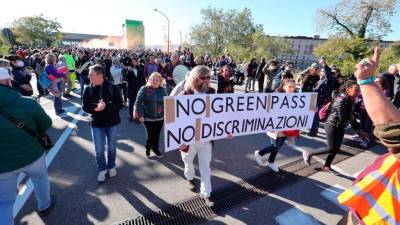 Protest proti covidnemu potrdilu v tržaškem pristanišču (FOTODAMJ@N)