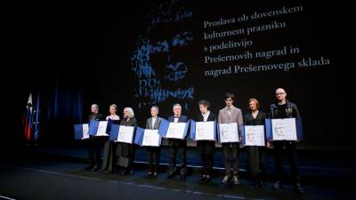 Letošnji prejemniki Prešernovih nagrad in nagrad Prešernovega sklada (DANIEL NOVAKOVIČ/STA)
