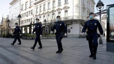 Srbski predsednik Aleksandar Vučić grozi s policijsko uro (ANSA)