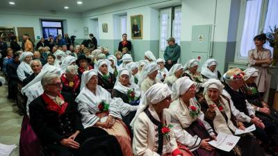 Dvorana v domu Jakoba Ukmarja ni bila dovolj velika za vse obiskovalce sobotne slovesnosti