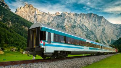 Z nakupom 20 potniških vagonov in štirih novih večsistemskih lokomitiv Slovenske železnice izboljšujejo kakovost potniškega prometa (GREM Z VLAKOM/FACEBOOK)