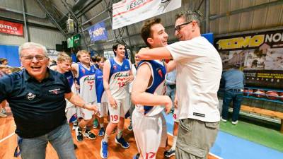 Veselje Borovega vodstva in igralcev po napredovanju v C-ligo (FOTODAMJ@N)